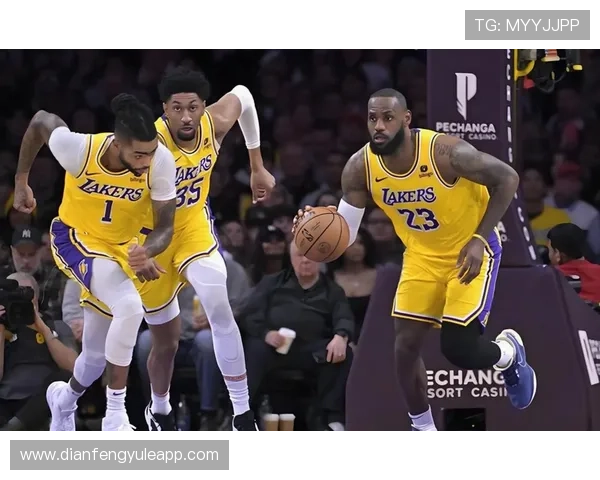 湖人迎来关键连胜，詹姆斯状态回暖球队士气高涨